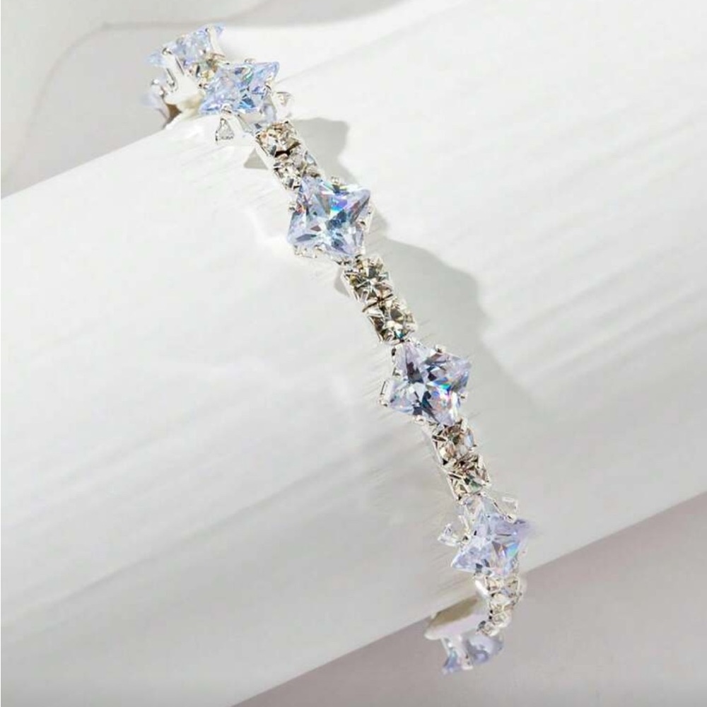 ⚠️Clearance Elegant Silver Crystal Hoop Bracelet - Picture 2 of 3